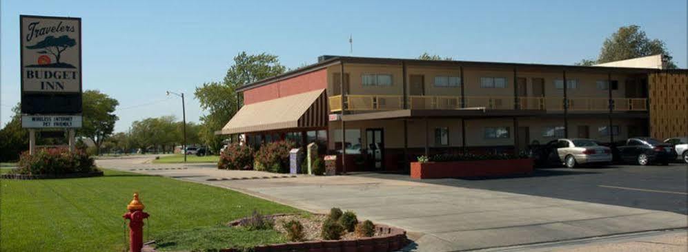 Travelers Budget Inn Great Bend Bagian luar foto